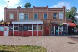 ЗДАНИЕ в центре поселка